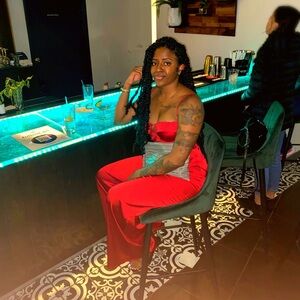 Red 2 piece Satin Pants Set Fashion Nova Size XS - only worn once